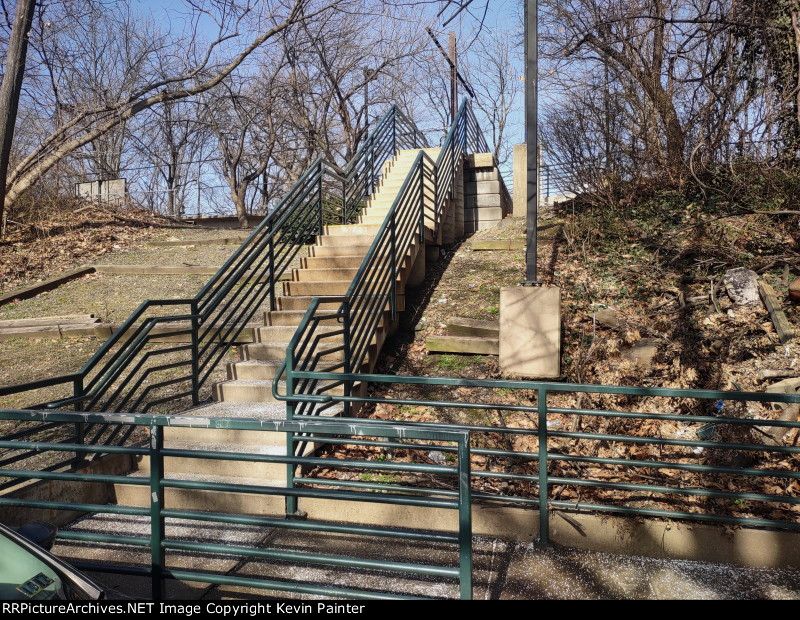 Platform stairs